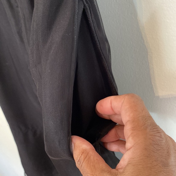 Dolce & Gabbana 100% Silk Black Midi with Ruffled Capped Sleeves size 44 - Picture 7 of 17